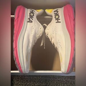 Hoka Clifton 9 (women size 7.5) Eggnog Blanc de Blanc and hot pink